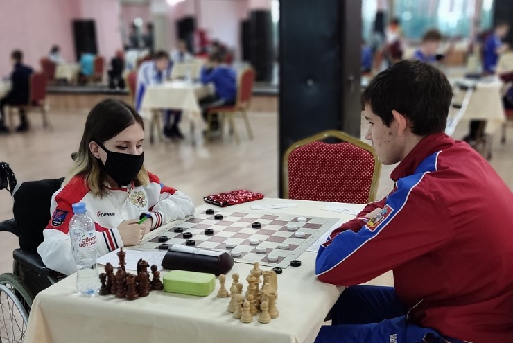 Адаптивный шахматы и шашки Покровское фото1